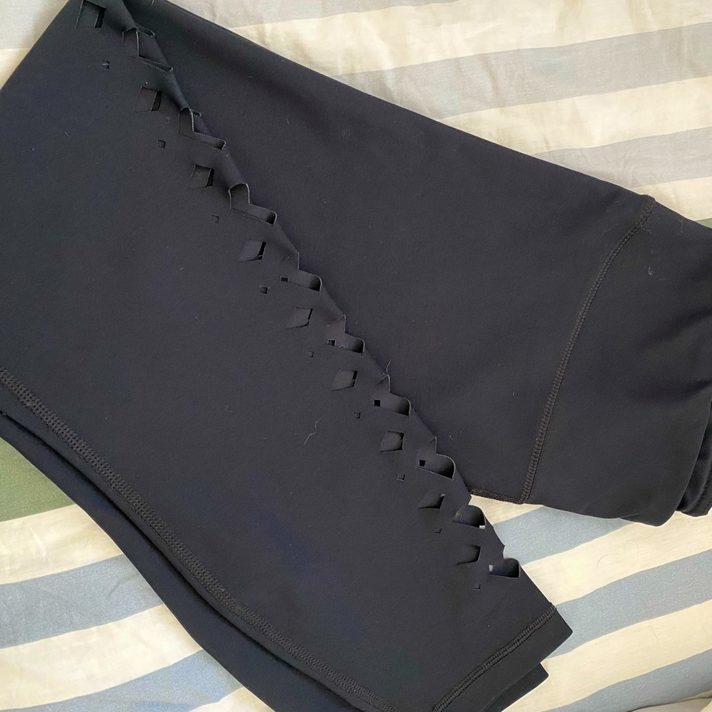 Cut out detailed exercise pants